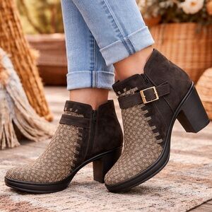 Steven by Steve Madden Buckle Tweed Ankle Booties Block Heel Size 9.5 / EU 39.5